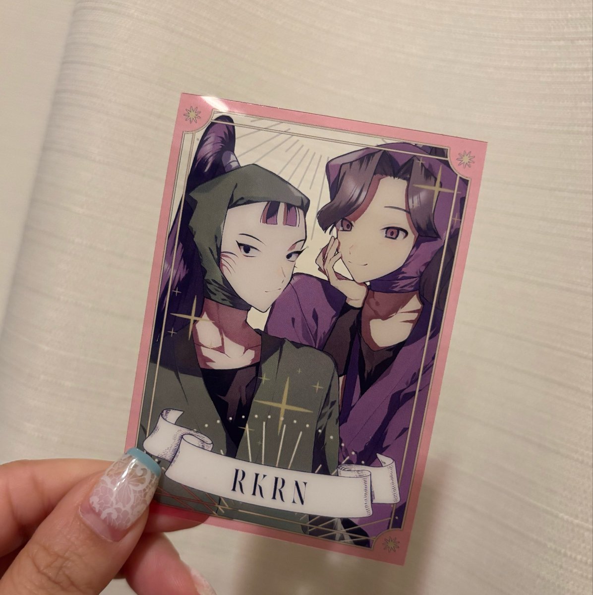 kotsubu_plus's tweet photo. 新刊のノベルティが届きました👏
クリアトレカ初めて作ったけどいい〜🥰

イラストは⁉️ちゃん(@dekaai_biglove) 
デザインはcheese factory様(@cheese_factory0)にお願いしました🥺
実物めちゃくちゃ可愛いです😭✨
こちらは、先着になります！🙂‍↕️ https://t.co/NvhFbli8Gs