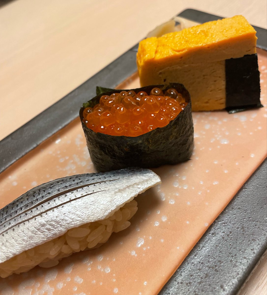 jacknoji's tweet photo. ぱちゃんとGUにいたところょわに遭遇したのでみんなで寿司🍣 https://t.co/6ceZA1RzF9