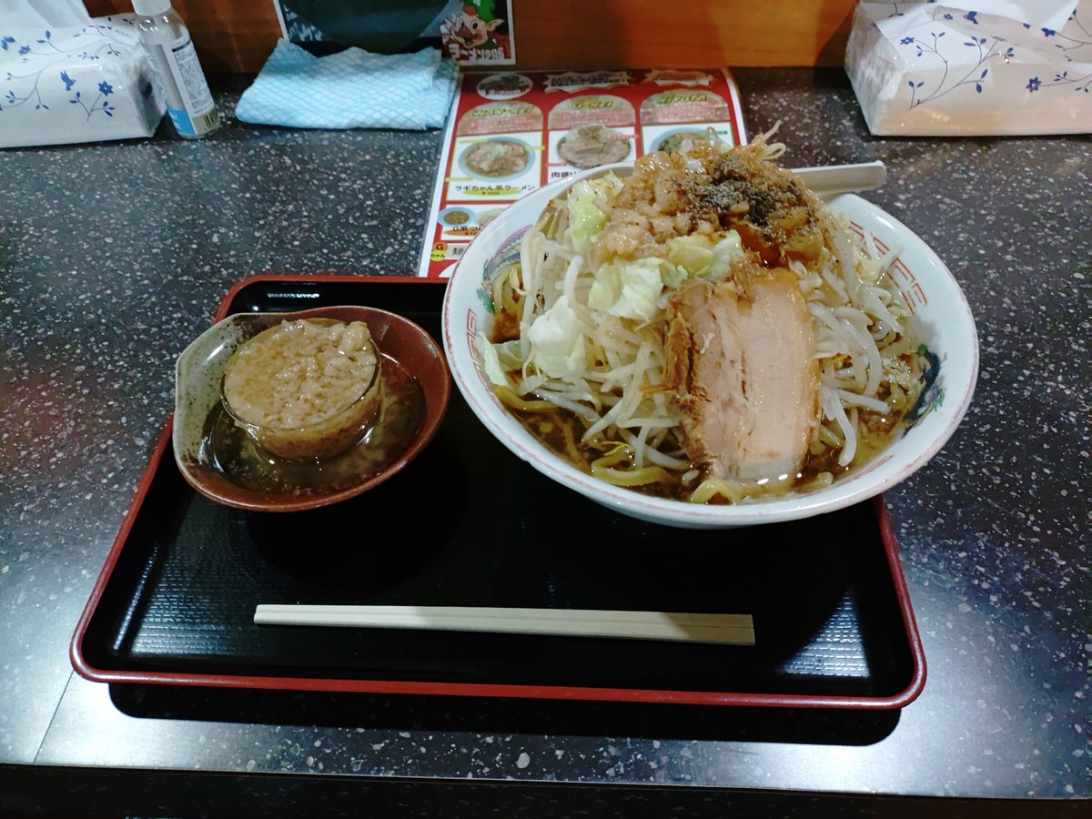 DXDDN_100fes's tweet photo. 金曜日、雨だがニクロー醤油だぜ(๑•̀ㅂ•́)و✧

300㌘、全増し、こぼれ背脂だッ！！！

#ラーメンマンは今日も逝く
#ラーメン296清田国際大学前店
#こぼれ背脂 https://t.co/d3wrdNzT4U
