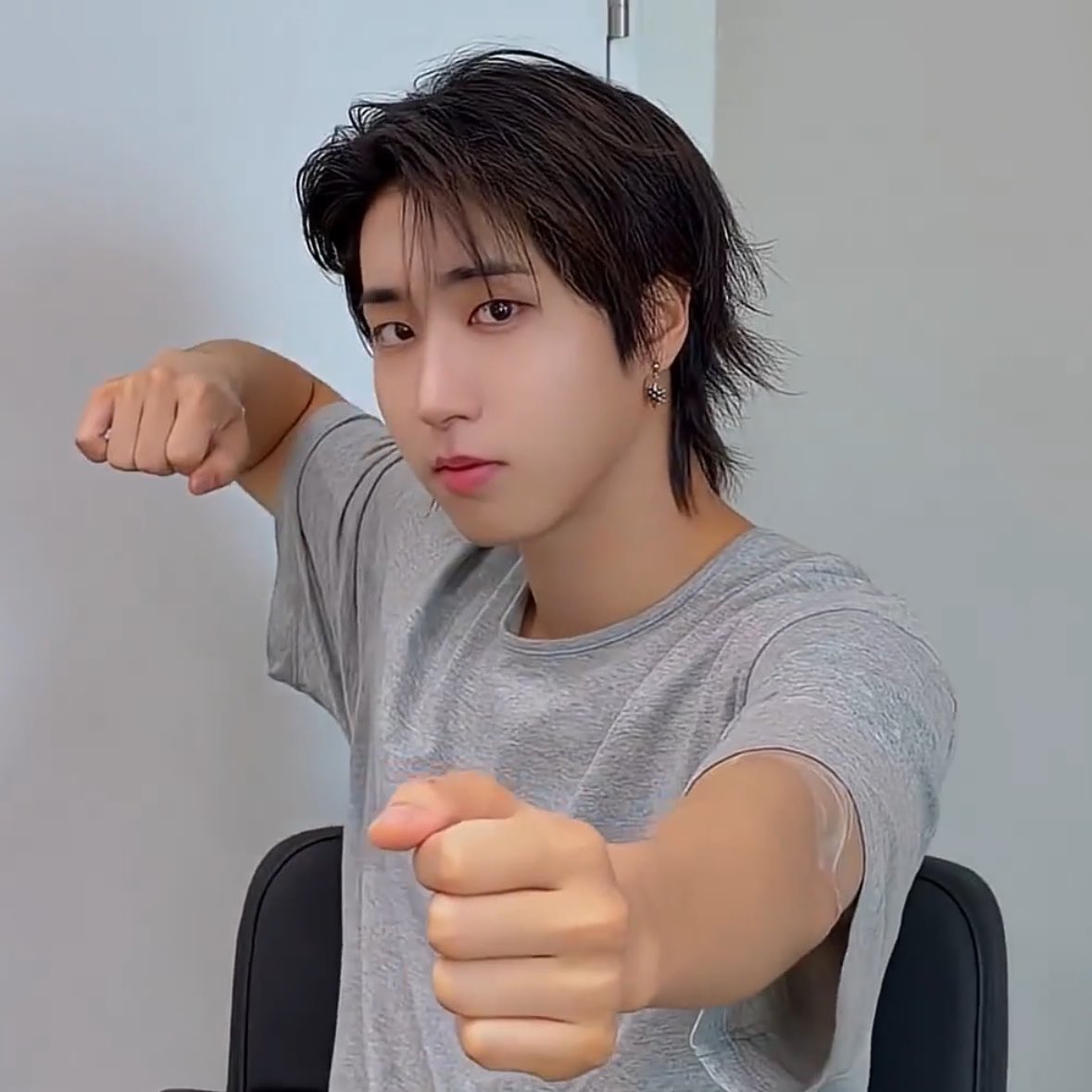 Jisungskz2018's tweet photo. oh wait…….new tattoo??!!!! https://t.co/gy77qcc1Qy