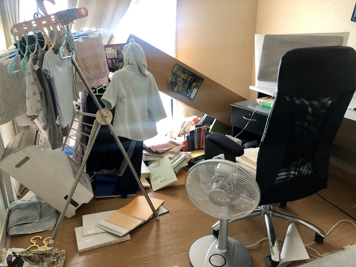 mofa_hiro's tweet photo. 今日は大阪北部地震から8年とのこと。
奥さん＆2歳の息子は、奥さんの実家に避難。

電気は早くに復旧したけど、ガスは1週間くらい止まりました。
発掘調査中でしたが、風呂に入れず難儀しました💦
たまらず水風呂に入ったのを覚えています。 https://t.co/CFGViwBGCW