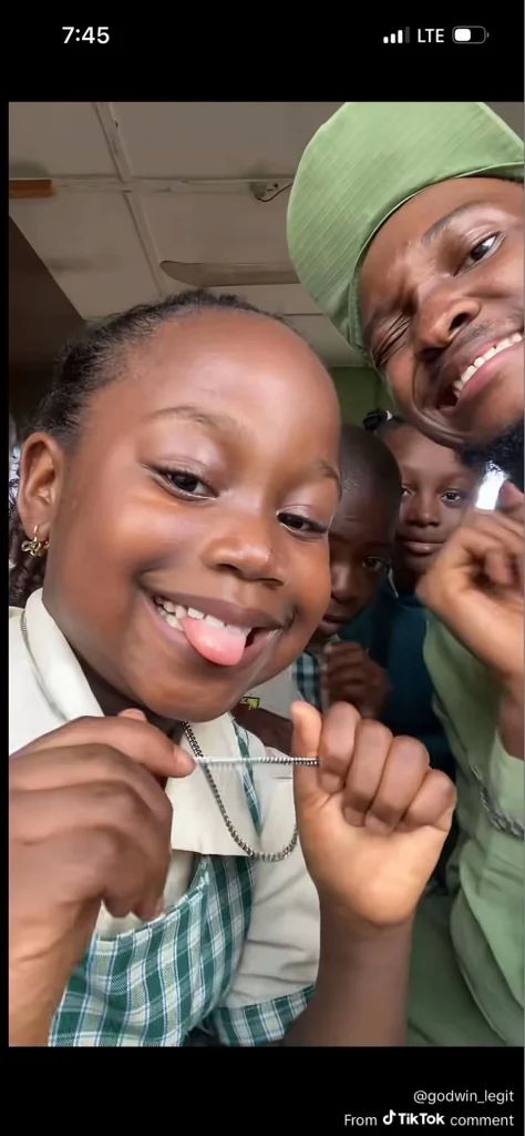 MobilePunch's tweet photo. 𝗛𝗼𝘄 𝗰𝗼𝗿𝗽𝘀 𝗺𝗲𝗺𝗯𝗲𝗿 𝘁𝘂𝗿𝗻𝗲𝗱 𝗽𝘂𝗽𝗶𝗹𝘀 𝗶𝗻𝘁𝗼 𝘃𝗶𝗿𝗮𝗹 𝗧𝗶𝗸𝗧𝗼𝗸 𝘀𝗲𝗻𝘀𝗮𝘁𝗶𝗼𝗻𝘀

𝗥𝗲𝗮𝗱 𝗠𝗼𝗿𝗲: https://t.co/66SBOAZhmt https://t.co/n4hJ7a0ban