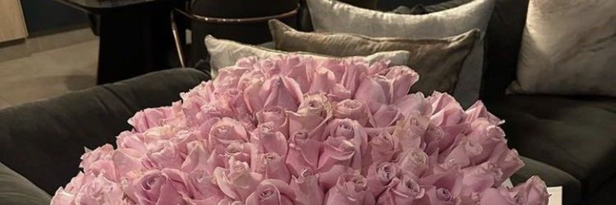msitatnphrm's tweet photo. العقول الكبيرة تناقش الأفكار، والعقول المتوسطة تناقش الأحداث. https://t.co/sKbKXWVfBC