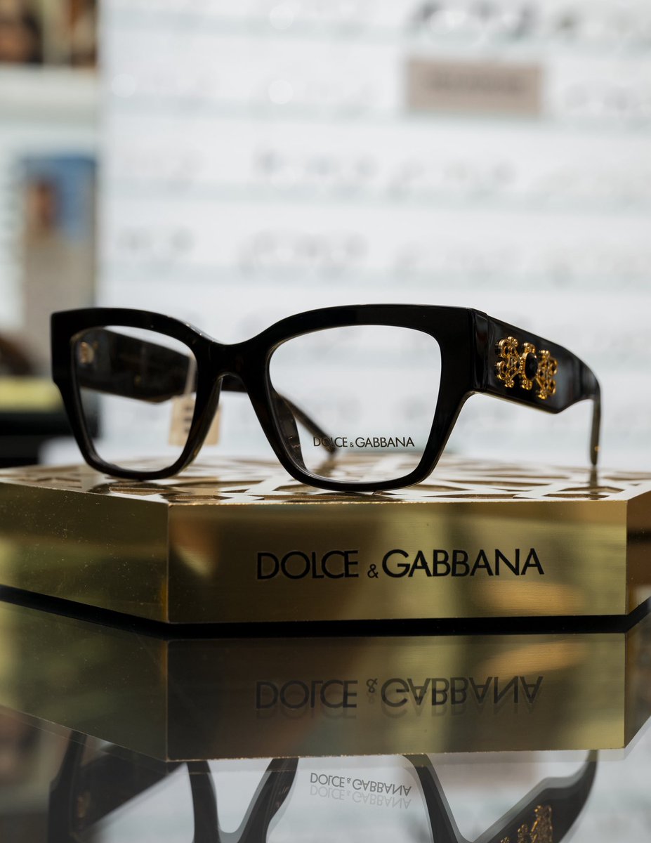 DalmaMall's tweet photo. Visit Al Jaber Optical at Dalma Mall for statement sunglasses, elegant frames, and premium eyewear, designed to match your every mood and moment.
📍Ground Floor, Dalma Mall.
#EyewearStyle #SunglassesEdit #FrameFavourites #DalmaMall #InAbuDhabi https://t.co/ejO95P4xqP