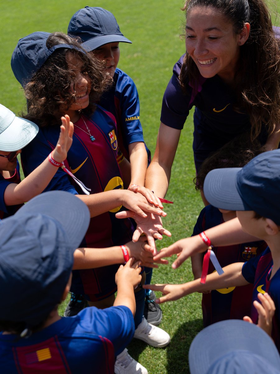 CCFundacions's tweet photo. 📢#SomAltaveu
🆕El 7 de juny 44 infants i joves que han patit #càncer van gaudir d’una activitat a l’estadi #JohanCruyff organitzada per  #FundaciónSEATCUPRA col·laborant amb @FEVillavecchia  #aliances
🥅Una bona dosi d’esport per oblidar una estona els moments difícils. https://t.co/CHxAlgZNXz