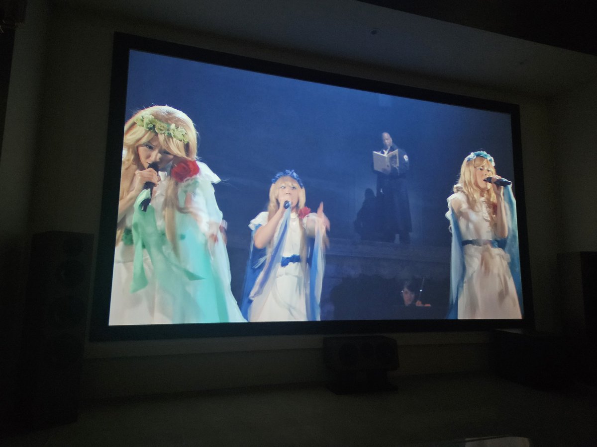 mereliS2's tweet photo. 아름다워요 행복해요 6월 19일을 영원히 공휴일로 지정하라 https://t.co/Np2s8f9N9N