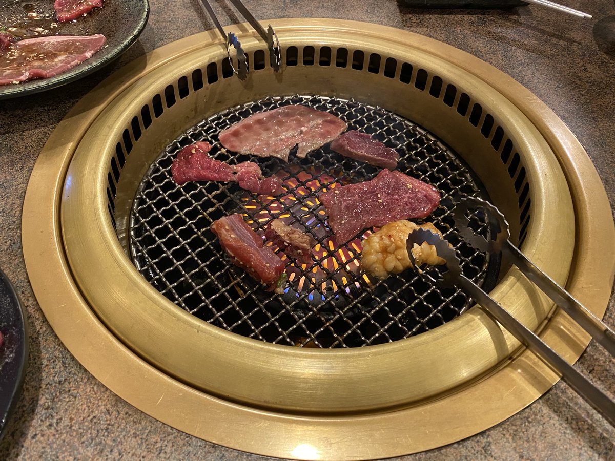 open_rex's tweet photo. 誕生日なので肉食いにきた https://t.co/0bES2aY9EP