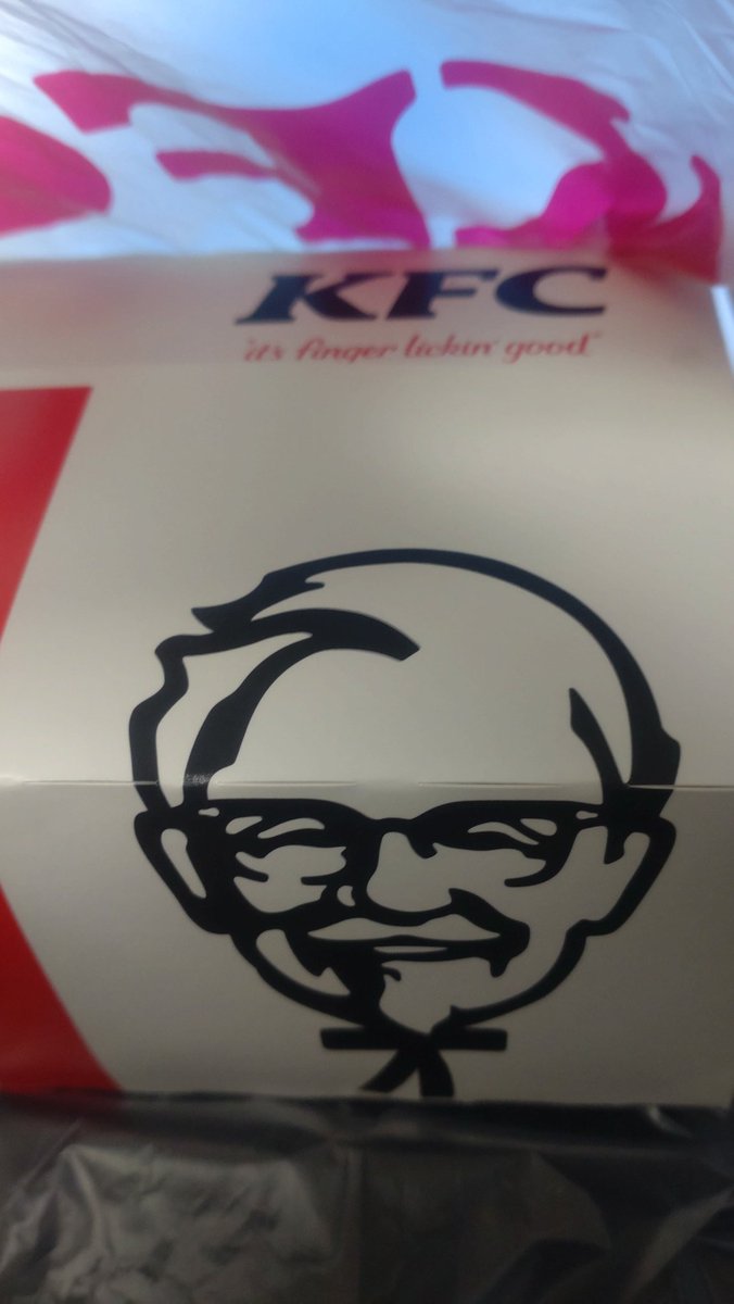 _Lonely_Fox_'s tweet photo. 👋🍗　　　🦊<・・・。 https://t.co/rwP73LitY9