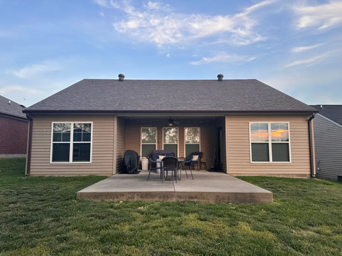 geoffpomper's tweet photo. In 2021, the author and her husband secured a low mortgage rate when they moved to Kentucky to be near their family. Five years later, they feel stuck in a humdrum house they don't love because of its affordability. They realize we' https://t.co/tUWUWR2gNb https://t.co/1v2dCBXCAf