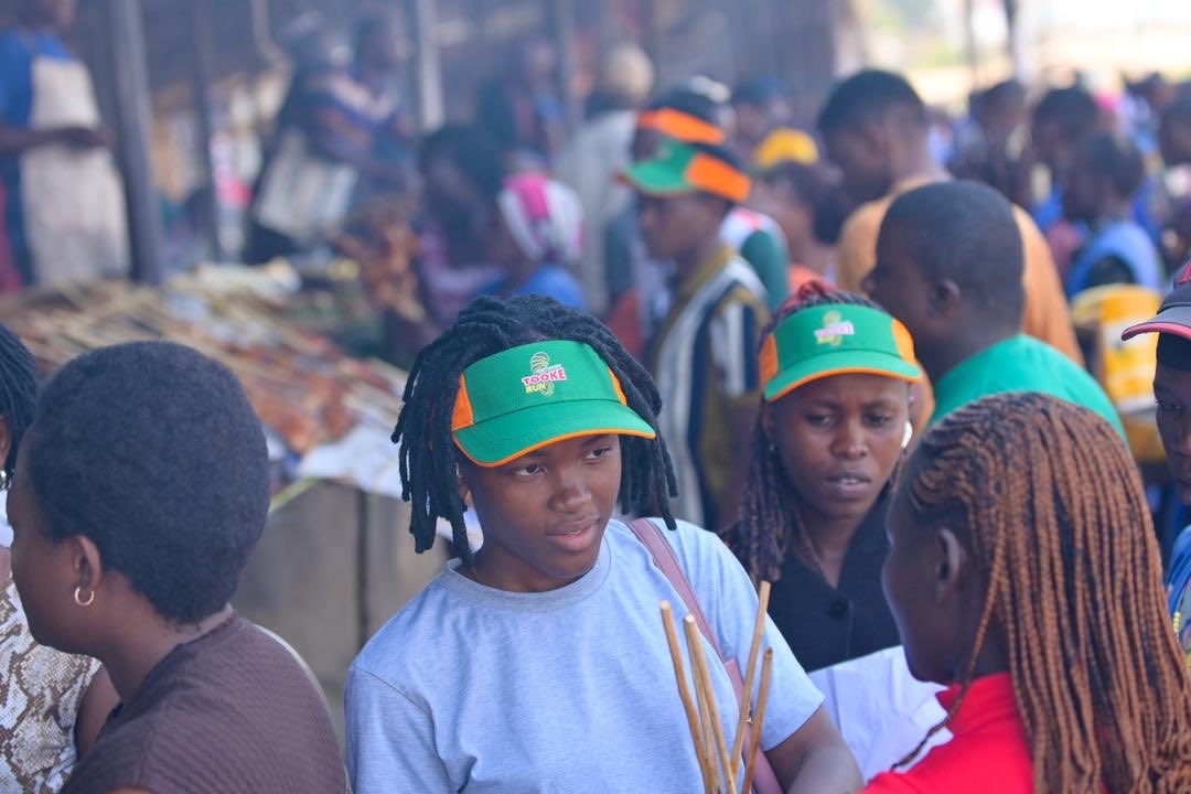 Martha_Kaylar's tweet photo. Carbs loading in Lukaya π
Skewers in hand, Tooke caps on head
1 day to go and weβre already winning
Tag someone who owes you a Lukaya roast π
#TookeRun2026 #FuelUp
πΈ@OumaJr256 https://t.co/ecKdHlOX16