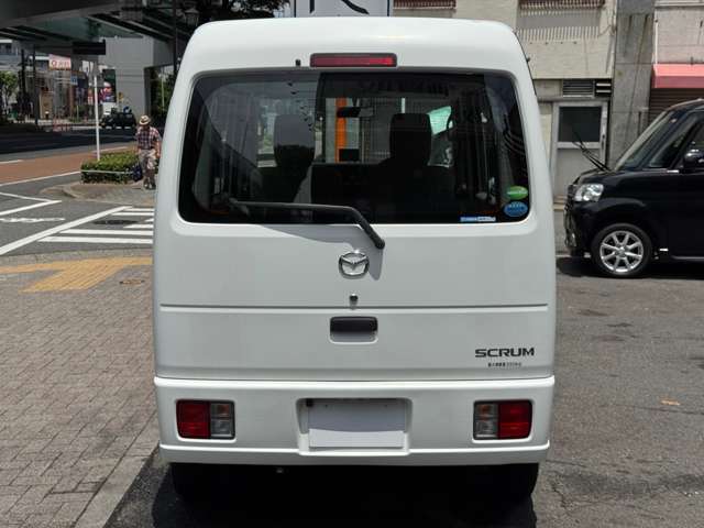 ya0133's tweet photo. この世代でmazDaロゴないのが違和感だけど、移行期間(？)で正式な姿だったのね
ステッカー(エンブレム)剥がれかと https://t.co/hMaTwiruSB