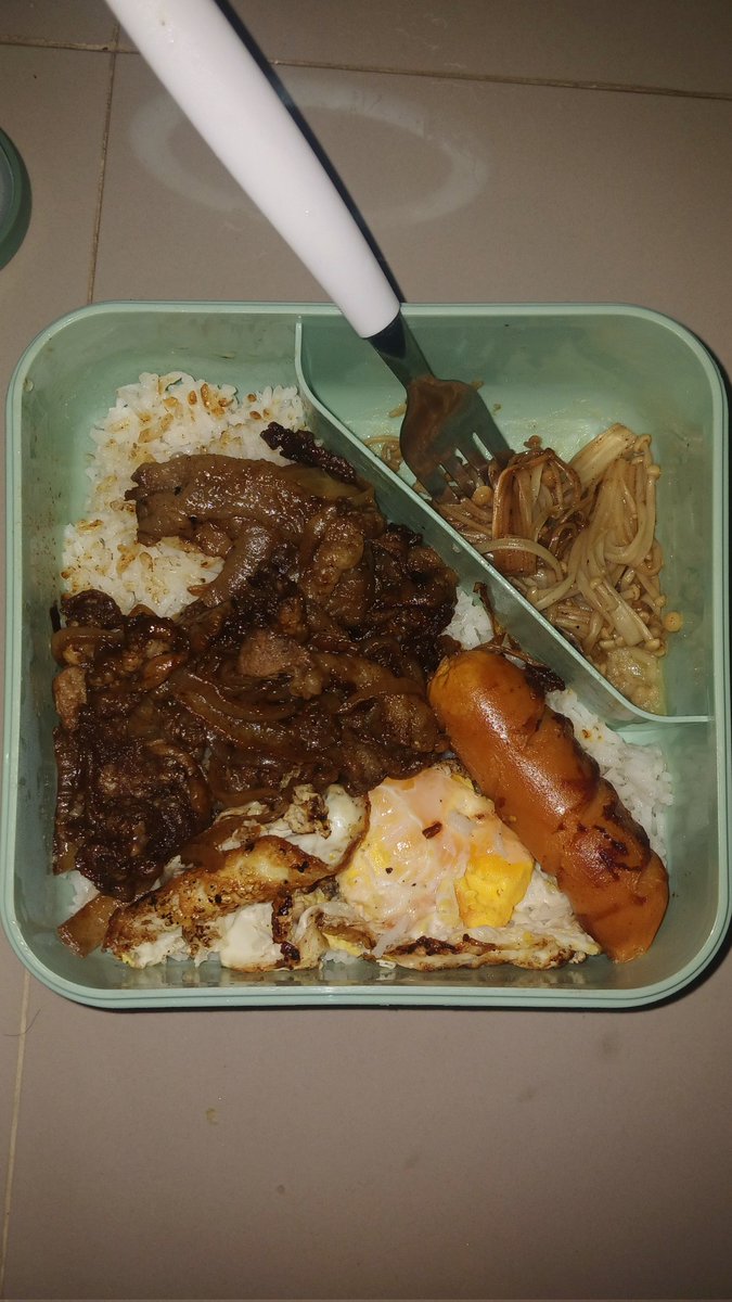 tilamisyoe's tweet photo. Nyobain masakan mbg (my (calon) bojo gwe) https://t.co/PPmdI2Hutn