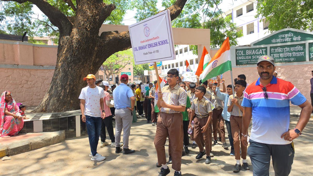 CKhadki's tweet photo. प्रिन्सिपॉल मंगल सोरटे मॅडम यांनी सहभाग घेतला. रॅली ला अतिक्रमण विभागाच्या कर्मचाऱ्यांनी सहकार्य केले. https://t.co/1idnAal14E