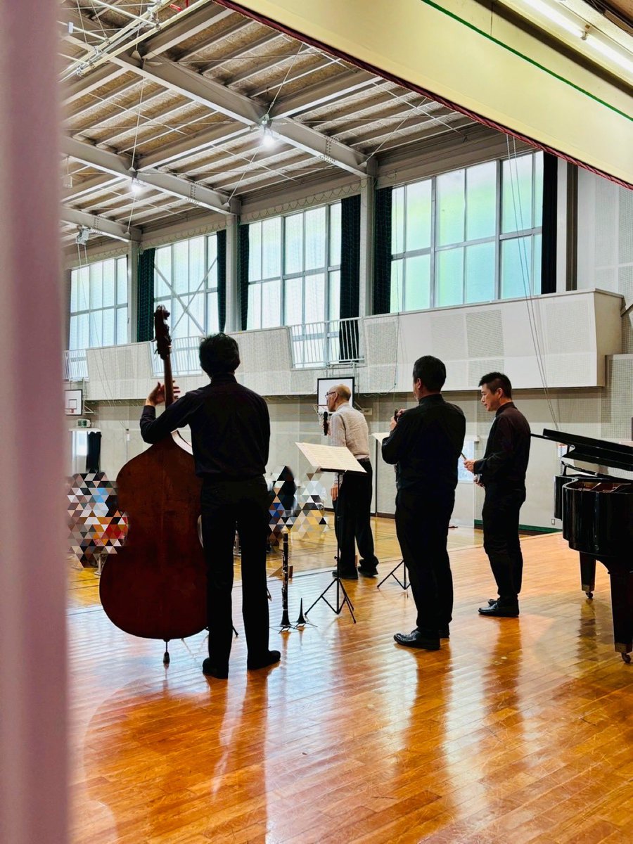 bluedasan's tweet photo. ブレーメン楽団、諏訪・富士見にて学校公演でした。
演奏と運転手を担当しました！
ハイエース・ロングの運転、楽しかった♪ https://t.co/AlscyT23pz