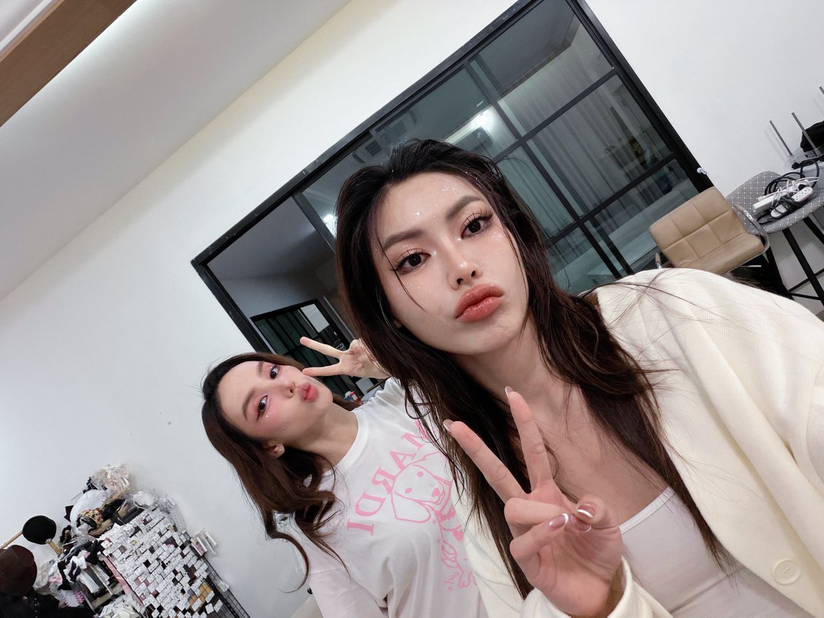 Bell_Sarunrat's tweet photo. รูปพร้อม หอยกระดิ่งพร้อมมั้ย 🤓

#bellchelle #เบลเชล https://t.co/E1G9GwbzyR