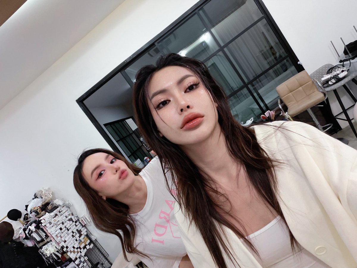 Bell_Sarunrat's tweet photo. รูปพร้อม หอยกระดิ่งพร้อมมั้ย 🤓

#bellchelle #เบลเชล https://t.co/E1G9GwbzyR
