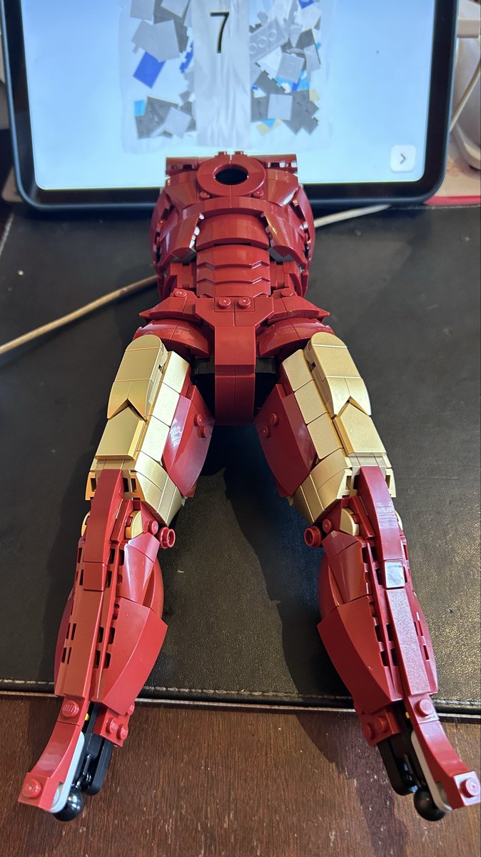 LfcNeigs's tweet photo. 6 bags down, time for a little break 😅, #Lego #IronMan #Marvel #Avengers https://t.co/mMbh77AmAz