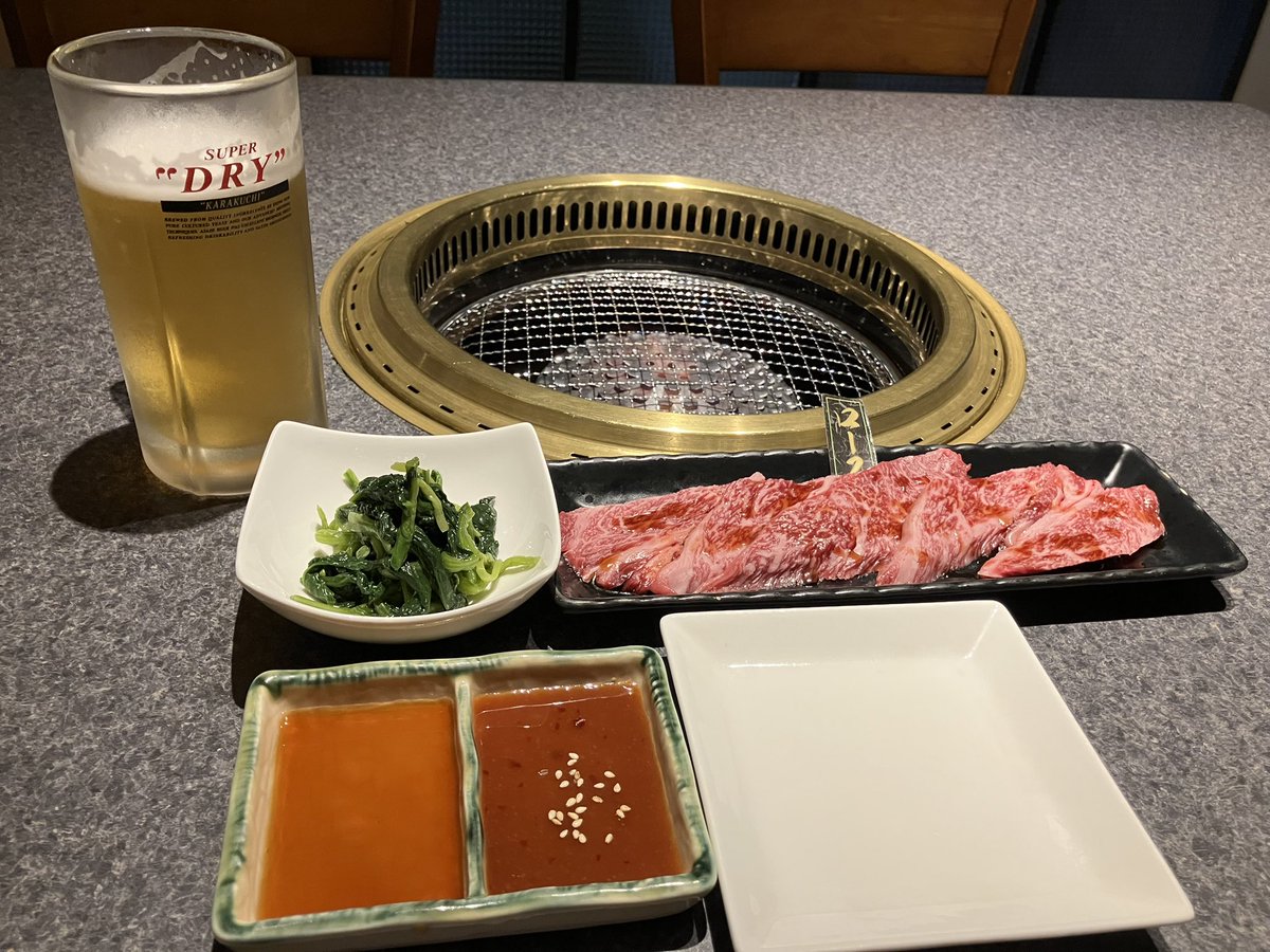see4ing's tweet photo. オリーブ牛と言うらしい。柔らかくて美味すぎて肉3枚でビール1杯が消失 https://t.co/0ME2NVS2ko
