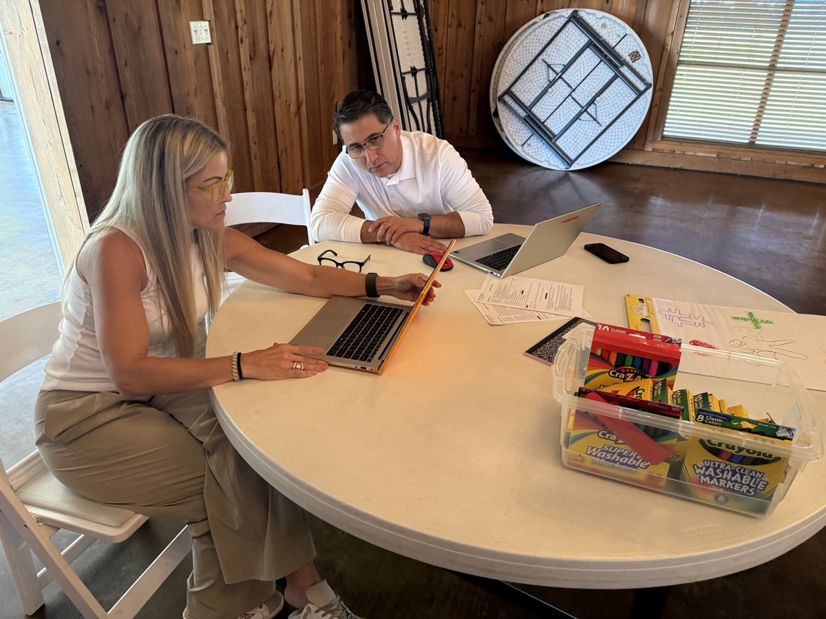 gwenelder's tweet photo. Lots of learning, reflecting, and playing as @ConsolHS Leadership Team prepares to Level Up the Legacy. #commitment https://t.co/z8xQmIiwb8
