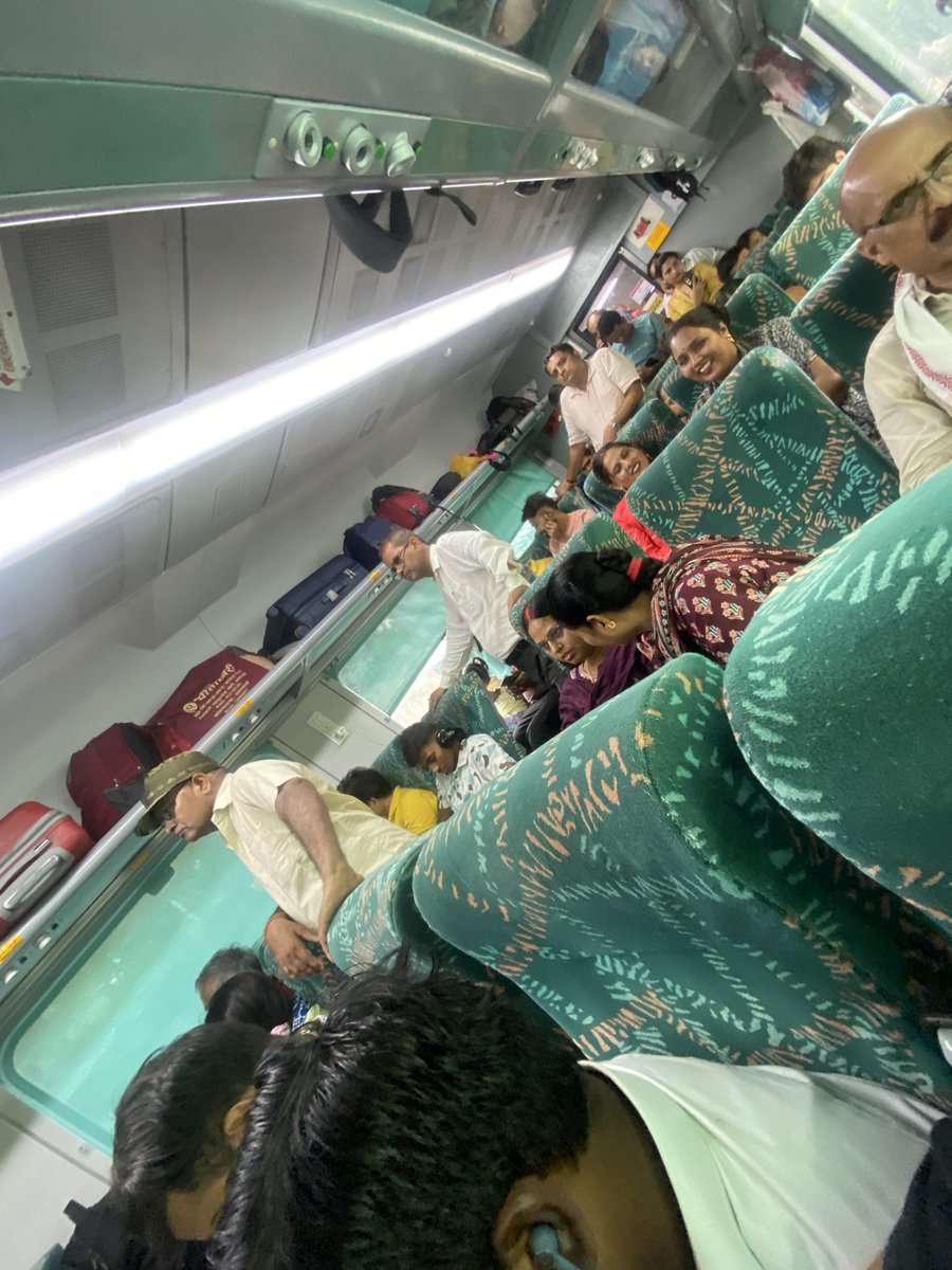 CA_kishanvns's tweet photo. @RailwaySeva https://t.co/SYpVO9VsGj