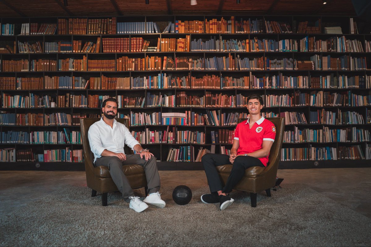 JOliveira10_'s tweet photo. Entrevista exclusiva com o António Silva no dia 22 de Junho pelas 21:00 no meu canal de Youtube.

- O trajeto no clube.
- O seu Benfiquismo. 
- A análise aos últimos anos do Benfica.
- A visão do António sobre a frustração dos adeptos do clube. 
- Críticas e elogios.
- Valores humanos e visões de vida.
- A possível renovação com o Benfica.

São alguns dos temas de uma entrevista informal  e distinta que conduzi com responsabilidade e muito orgulho.

22 de Junho 📅
21:00 🕰️
YouTube 🎬