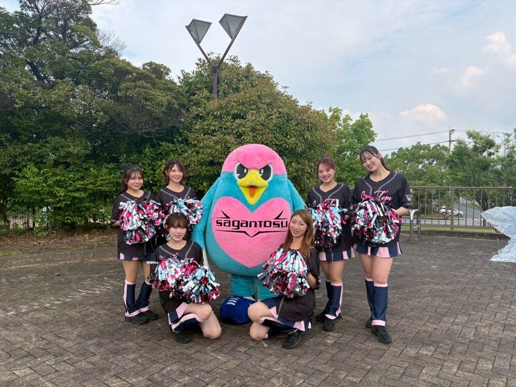 saganofficial17's tweet photo. ／
オフィシャルガールズユニット
「サガンティーナ」2026メンバー
 募集のお知らせ🩵🩷
＼

サガンティーナはサガン鳥栖のホームゲーム(ダンスパフォーマンス、イベントMCなど)、その他スタジアム外で行われるイベント活動、司会補助、テレビ・ラジオ出演などの広報活動など、幅広く活躍しています✨✨

サガン鳥栖を応援している方、人前で表現することが好きな方、一緒にサガン鳥栖を盛り上げませんか✊🏻

🔻詳細はこちら🔻
https://t.co/ouaRkqABXG

公式HPには、「MISAKI」からのメッセージも🫶🏻

サガンティーナ公式インスタグラムで活動を紹介中🧚🏻‍♀️チェックしてみてくださいね👌🏻
https://t.co/NrmTHA5WBF

たくさんのご応募お待ちしてます👏🏻

#サガン鳥栖 #sagantosu