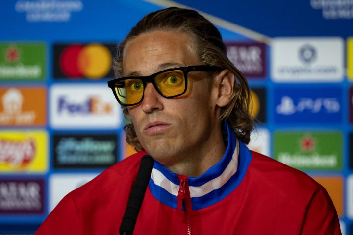 FonsiLoaiza's tweet photo. Marcos Llorente: "Me llamarán facha, pero quien no sea de Luis De la Fuente o de la selección no es español". Este tipo millonario promueve teorías negacionistas, pseudociencias, dice que nos fumigan, y ha mostrado afinidad por movimientos ultraderechistas como Desokupa y Alvise. https://t.co/AiPy5hIp2b