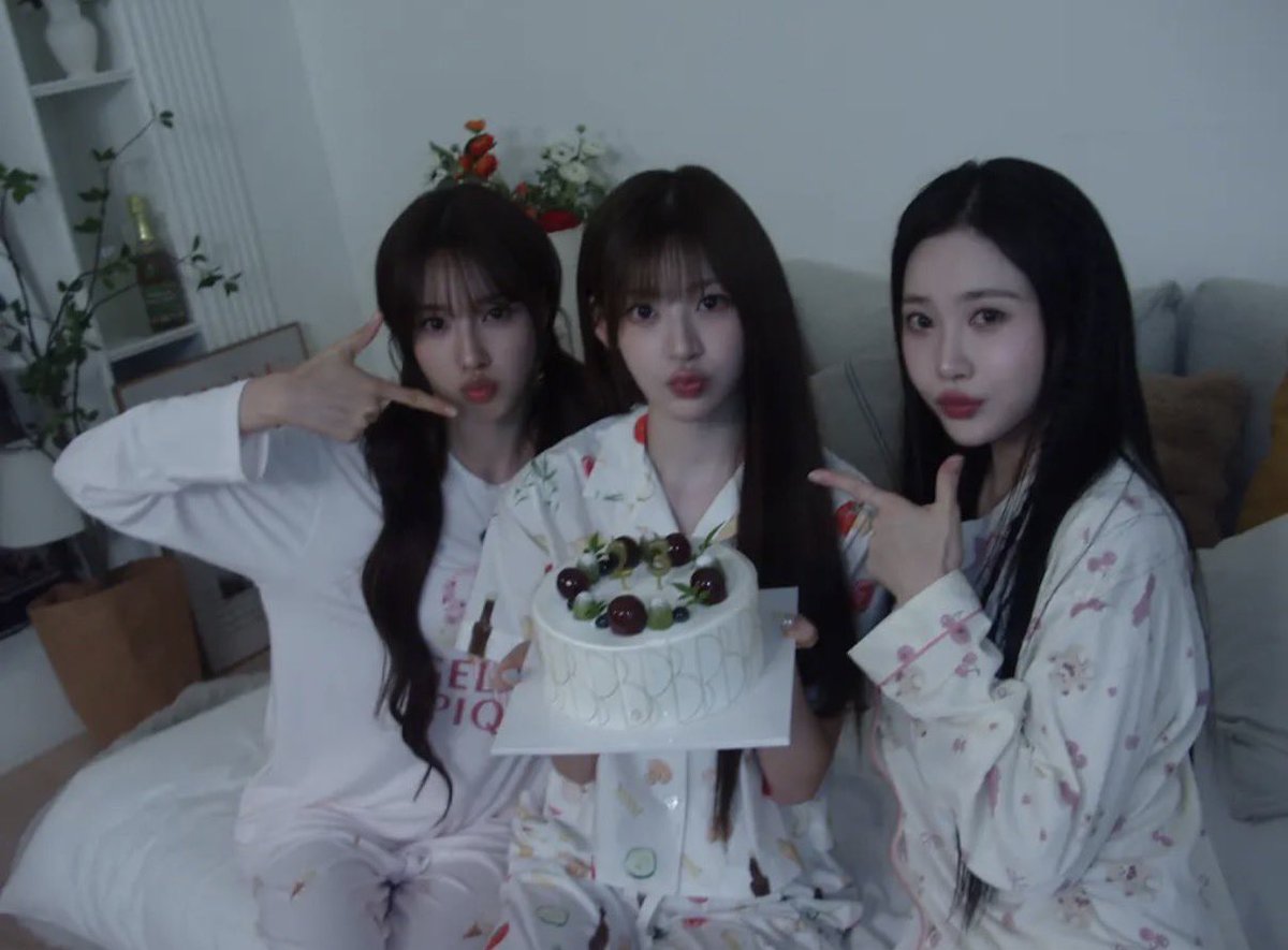 rangmisovo's tweet photo. 유라sbn하트윤세은즈 https://t.co/E41ccep3ld