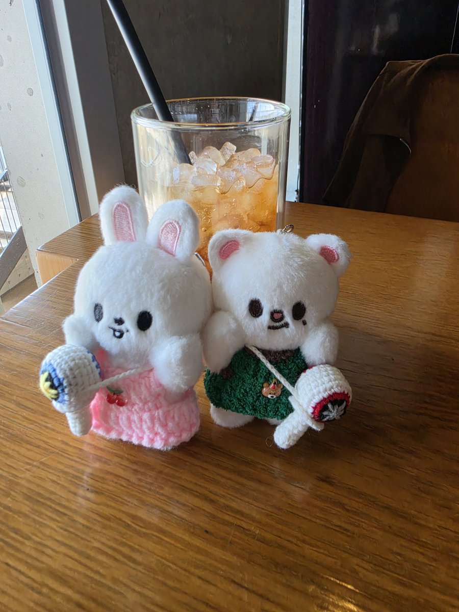 songfly33's tweet photo. 혼자서 덕질하는게 쓸쓸했는데,
9개월 동안 많이 즐거웠어요.
현진이를 좋아하는것만큼이나
여기서 얘기하는게 재밌었어요!
다시 혼자 덕질하던 때로 돌아가려해요.
저 때문에 상처받은 분들이 계시다면
다시 한 번 죄송하다고 말씀드리고싶어요.
정말 감사했어요.
행복한 덕질 하시길 바랄게요!😊 https://t.co/0IqiPj3bHC