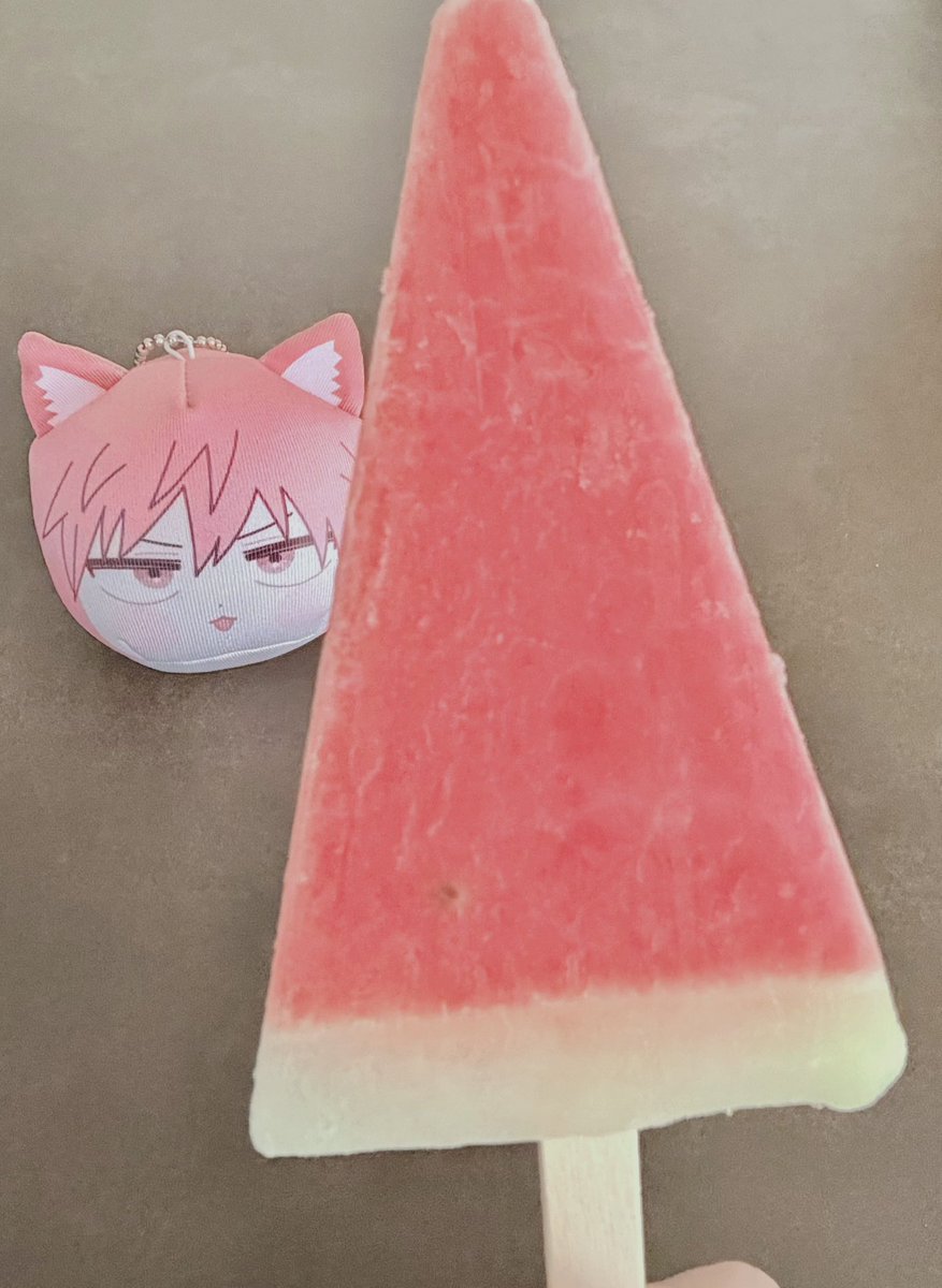 nocori66's tweet photo. アニマルむちぽよがチェックの為に我が家にも遊びに来てくれました

とりあえずアイスで挑発しておきました https://t.co/qdeva4lFgA