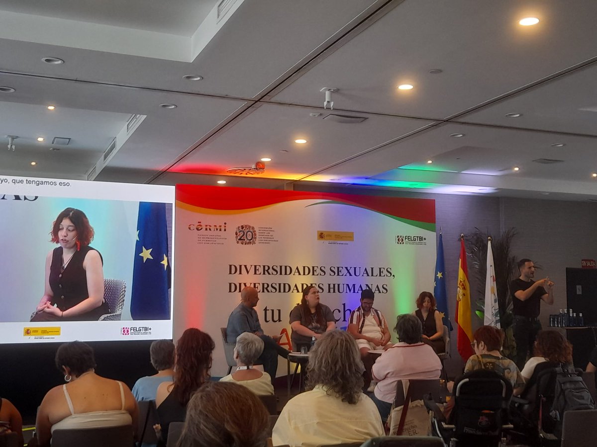 saludmentalCM's tweet photo. 🙋 Ayer y hoy hemos estado presentes en I Congreso Estatal de Personas con #Discapacidad #LGTBI+ “Diversidades Sexuales, diversidades humanas: tu derecho a ser” de @Cermi_Estatal, con el objetivo de reivindicar el #derecho a vivir sin ocultarse ni pedir permiso. #OrgulloCERMI https://t.co/a6xigIV0tK