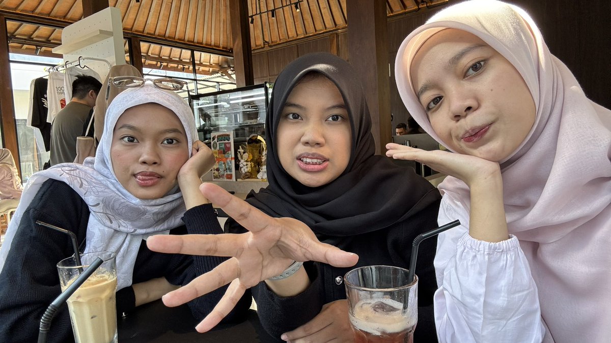 bucckkky's tweet photo. serusekaliysemuakangenamel https://t.co/ePfa0PFgih
