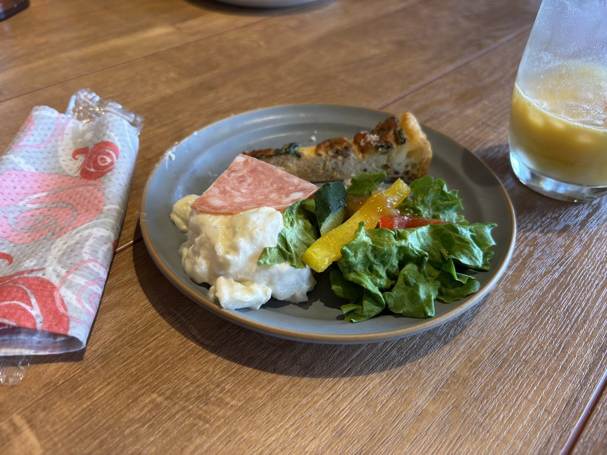 rosebharalmare's tweet photo. んふふ
友達と高槻でランチしたにゃん！
と！も！だ！ち！
マックで知り合ったともだち、マック嫌になって他のバイト探して、1ヶ月前から鎌倉パスタで働いる
知らないふりして採用されて一緒に働きたいって言われたから、まれもそこ面接行って、きょー採用された！
はじめまして〜ってするの楽しそう！ https://t.co/LWbGeDKCUN