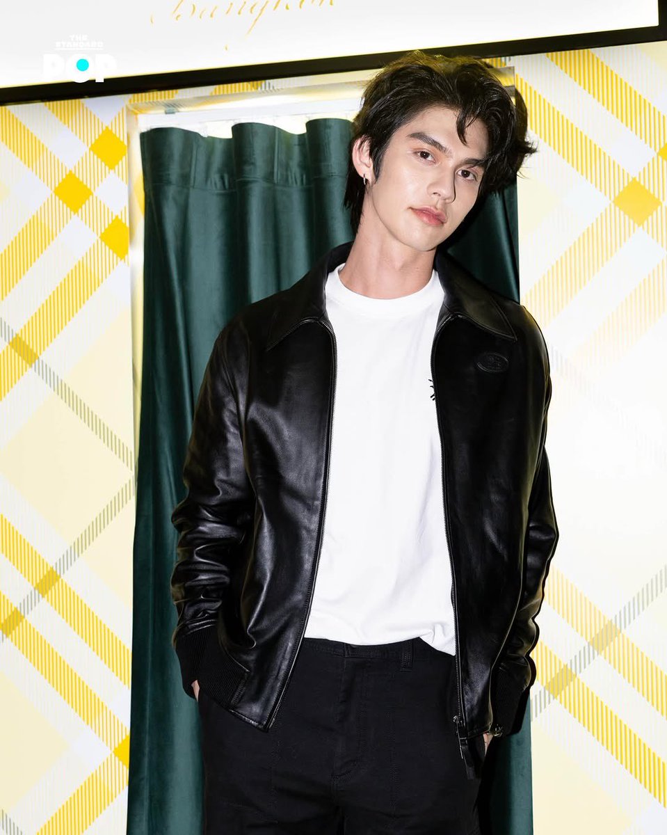 TharineePooH's tweet photo. BURBERRY TAKES OVER
THE STANDARD, BANGKOK

เปลี่ยนแลนด์มาร์กใจกลางกรุงเทพฯให้กลายเป็นโลกของเบอร์เบอรี่
🔗 https://t.co/FyECZEoDgM

IG : thestandardpop
BRIGHT BURBERRY SUMMER
#BurberrySummerBKKxBRIGHT
#BurberrySummerBKK
#BurberryxBRIGHT
#burberry @Burberry
#bbrightvc @bbrightvc https://t.co/pbHATTlarm