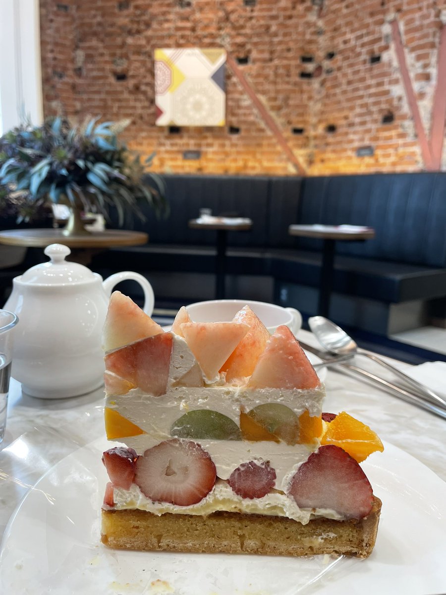 7mo3kKEmZO2g7b2's tweet photo. TOKYO STATION CAFE -THE NORTH DOME- https://t.co/fOlsaT4JA3