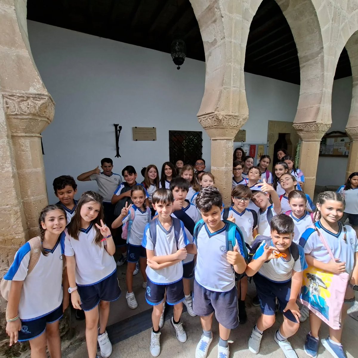 MusArqUbeda's tweet photo. Finalizamos los talleres de cultura medieval dirigidos a centros educativos.
Hoy nos ha visitado el alumnado del @LaMilagrosaUbd 
🔹#CulturaAND #MuseosAND https://t.co/GRtSI5VL8c