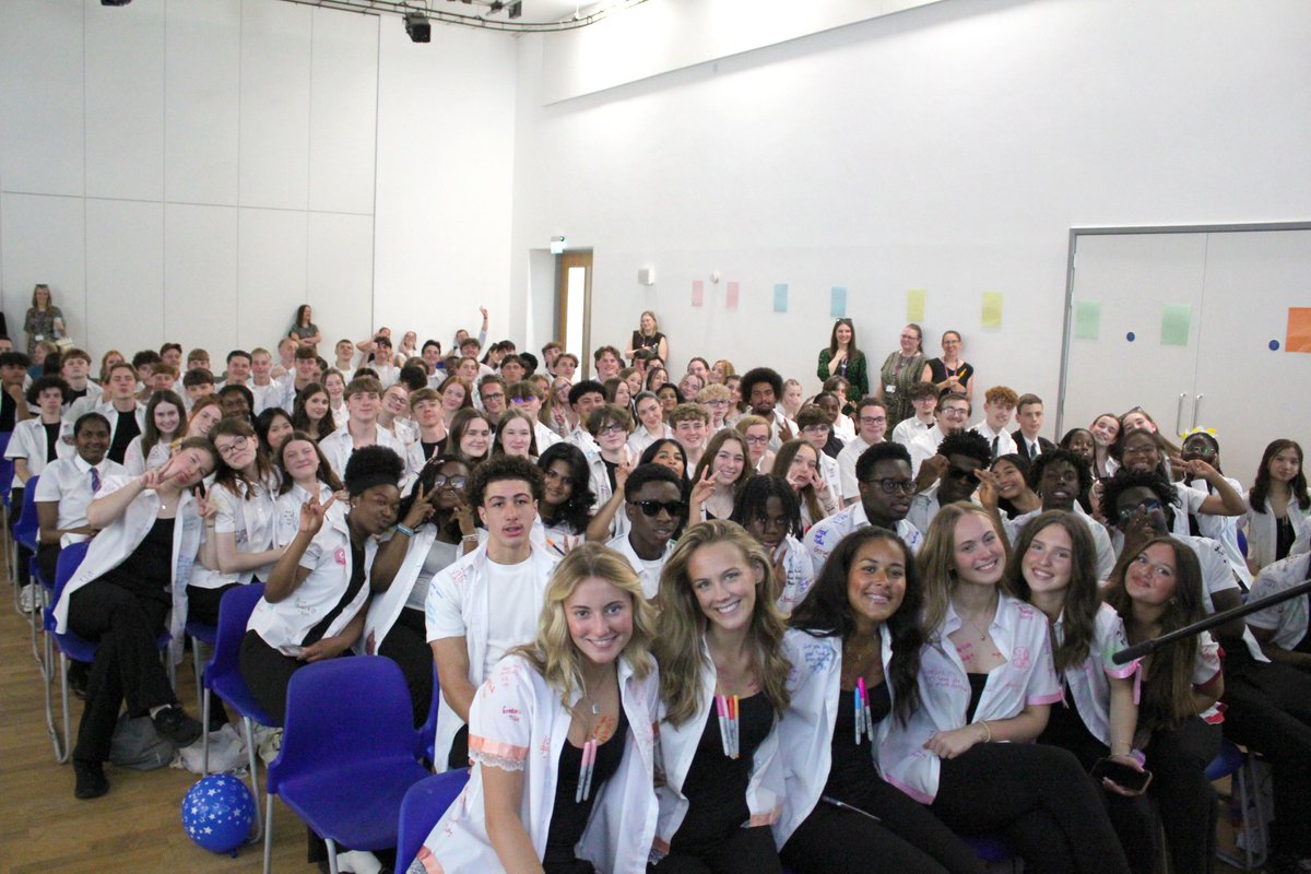 HarrisKingswood's tweet photo. Year 11 Leavers

With shirt signing and a celebration assembly, the day was full of laughter and tears as pupils said goodbye to their favourite teachers and Woodlands School.

A massive well done to the year group for everything they have and will achieve. 
Good luck! https://t.co/zcOywaA1EK