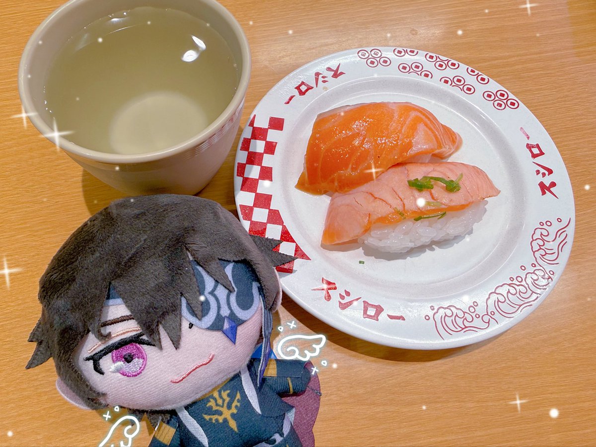 mikopizza's tweet photo. とりあえず水とサーモン与えてきました🍣✊🏻 https://t.co/dMNjSp1n8u