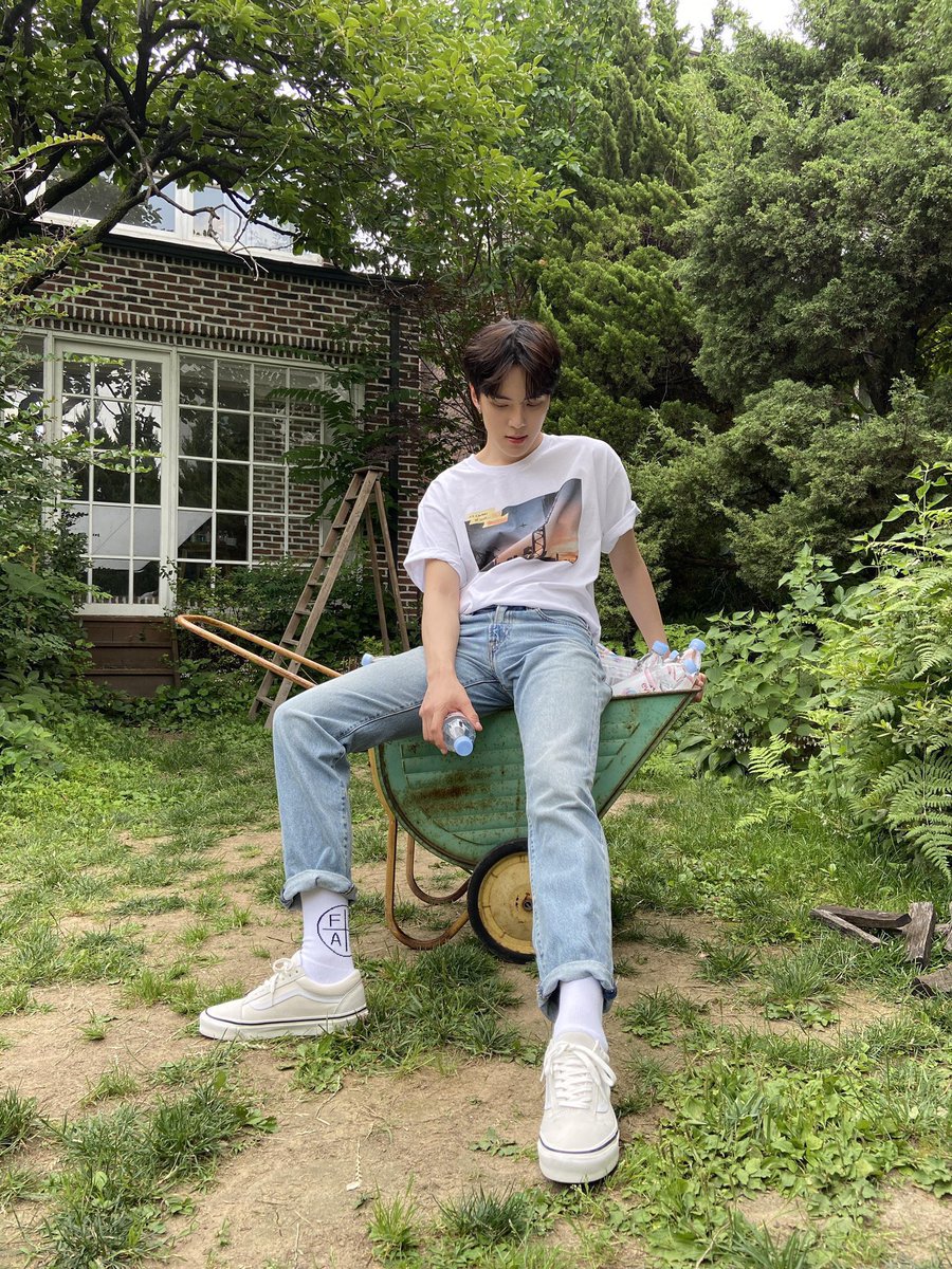 imxjjaemi's tweet photo. 누군가 청량이 무엇인가 묻거든
민혁을 보게하라
(주의: 운동 전 민혁이어야함) https://t.co/XiXQZlhwsh
