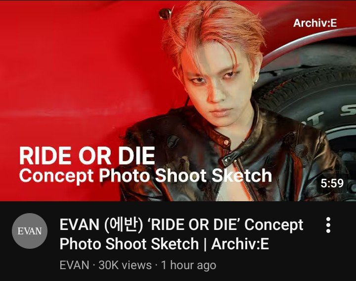 SoohaLee94681's tweet photo. #noticing how they use ( : ) this sign in archive knowing damn well they use that sign in every enhypen album name 😶
 
Why Archiv:E but not Archive?? https://t.co/K9TNspVwOl