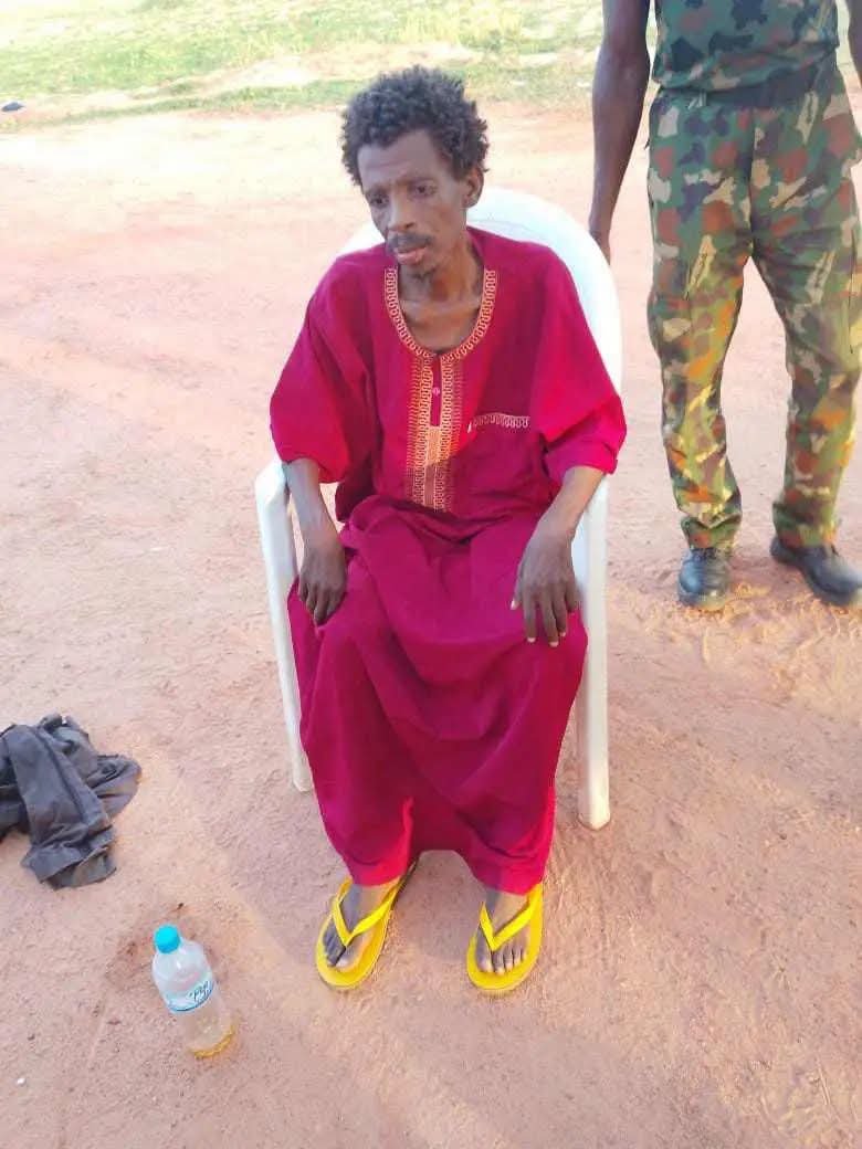 Mr_kabsad's tweet photo. Sojojin dake aiki a dajin Matazu ta jihar katsina suka ceto shi hannun yan t*adda ana cigiyar yan uwan shi ko wanda ya san shi, ku taya mu yaɗawa Allah yasa a dace https://t.co/ggRnHjtaqX