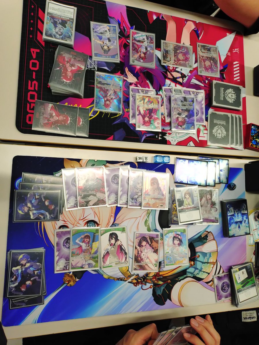 nucit_tablegame's tweet photo. 本日もサークルに参加していただきありがとございました！！
ホロカは今日新段が出たそうで、（IRyS新規おめでとうございます！！）特に盛り上がってました！！
近々あるサークル内大会の環境もどうなることやら…
来週もサークルの活動はございますので、お時間あれば是非ご参加お願いします！！ https://t.co/bcZfeNqn3t