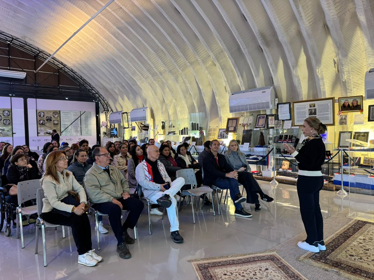 PNUDPARAGUAY's tweet photo. Por el Día de la Paz del Chaco, visitamos el Museo Aviadores del Chaco, donde se preservan recuerdos de uno de los capítulos más significativos de la historia nacional. Gracias a Carmiña Pérez Falabella por recibirnos y por su compromiso con la conservación de este patrimonio. https://t.co/rPnTBC9y9G