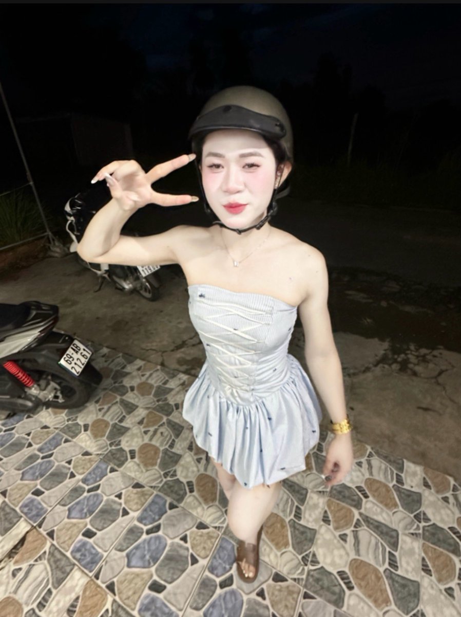 TiuBoBi68992383's tweet photo. 50 55 58 và bây giờ là gần 60kg rồi trời 
Giảm cân được chưa 🥲
#HoàiMy
#Ladyboy
#C��Mau https://t.co/YJBqNR0abs