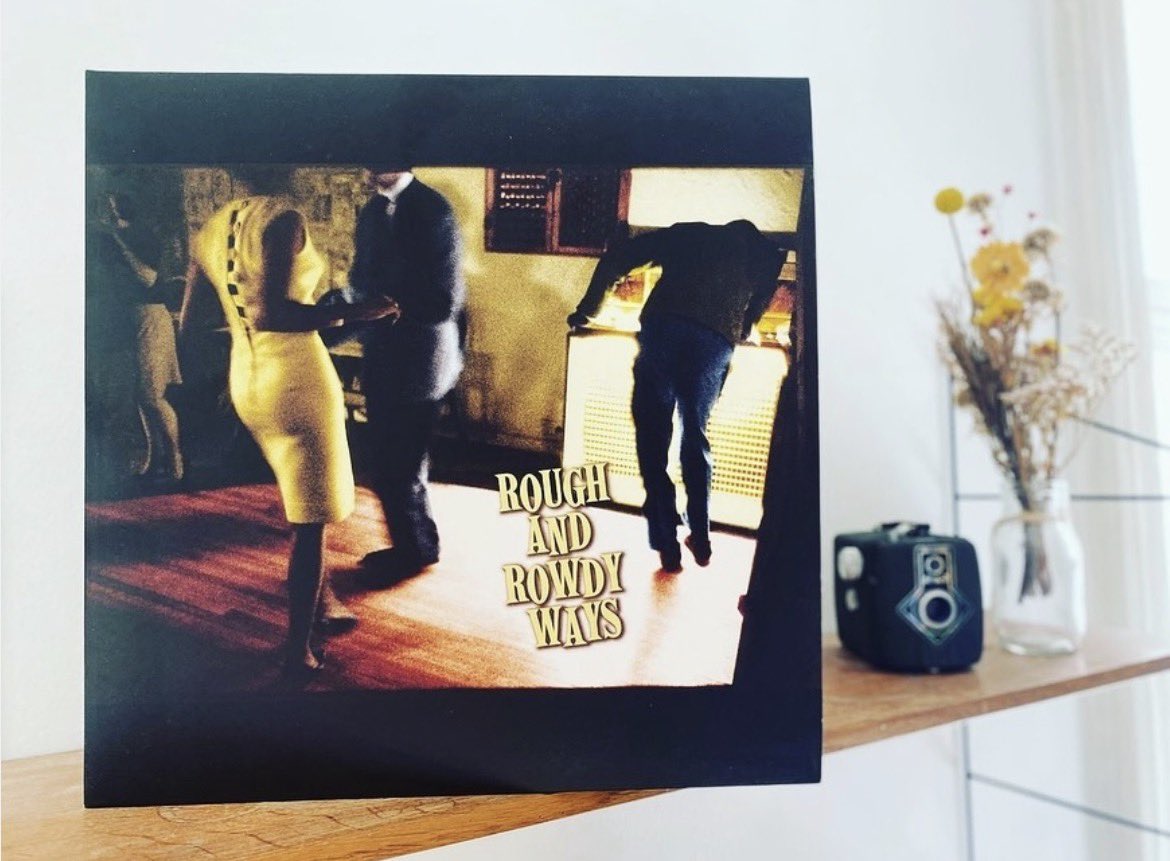 StillOnTheRoad_'s tweet photo. This masterpiece has been with us for six years now: Dylan’s album ‚Rough and Rowdy Ways’ was released on June 19, 2020.

„Greatest magic trick ever under the sun - Perfectly executed, skillfully done!“

#bobdylan https://t.co/BuxaQRk5fo