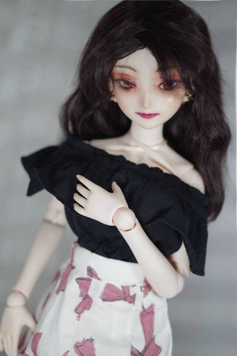 lbmilldoll's tweet photo. 久しぶりに新しいウィッグをいくつか買いました🙂
このウィッグだとこそでの顔が更に強くなるな〜 https://t.co/KqhWmNzyps