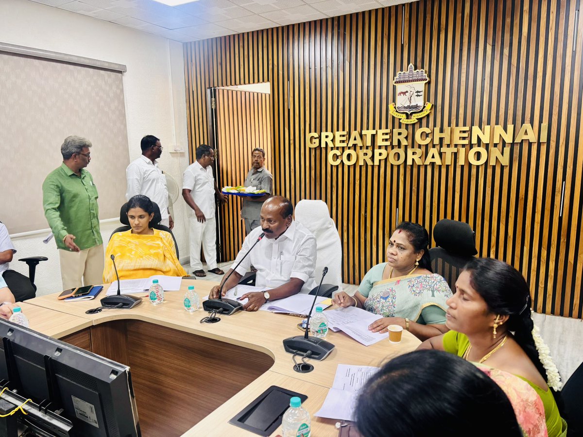 SBharathiDMK's tweet photo. பெருநகர சென்னை மாநகராட்சி கணக்கு மற்றும் தணிக்கை குழுவின் ஜூன் மாத மாதாந்திர கூட்டம் கணக்கு நிலைக்குழு தலைவர் அண்ணன் திரு க.தனசேகரன் அவர்களின் தலைமையில் சென்னை ரிப்பன் மாளிகையில் நடைபெற்றது. இக்கூட்டத்தில் நிலைக்குழு உறுப்பினர்கள் &amp; மாநகராட்சி அதிகாரிகள் கலந்து கொண்டனர். https://t.co/z2DoIVzb78