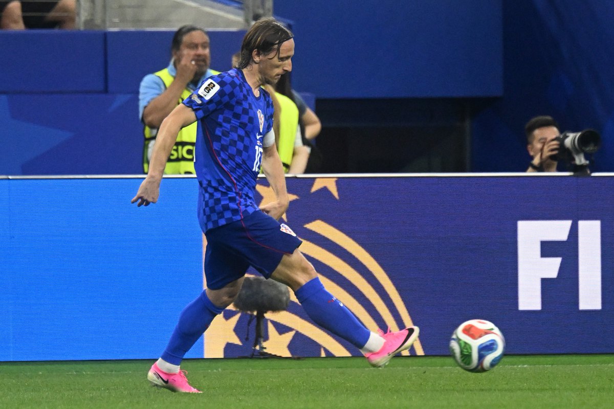 HNS_CFF's tweet photo. #Croatia captain @lukamodric10 (40y, 281d) has become the third-oldest outfield player to feature in the @FIFAWorldCup, following Roger Milla (42y, 39d) and @Cristiano (41y, 132d)! 

📸 Drago Sopta / HNS

#WorldCup #Vatreni❤️‍🔥 https://t.co/lIXYRCTvPP