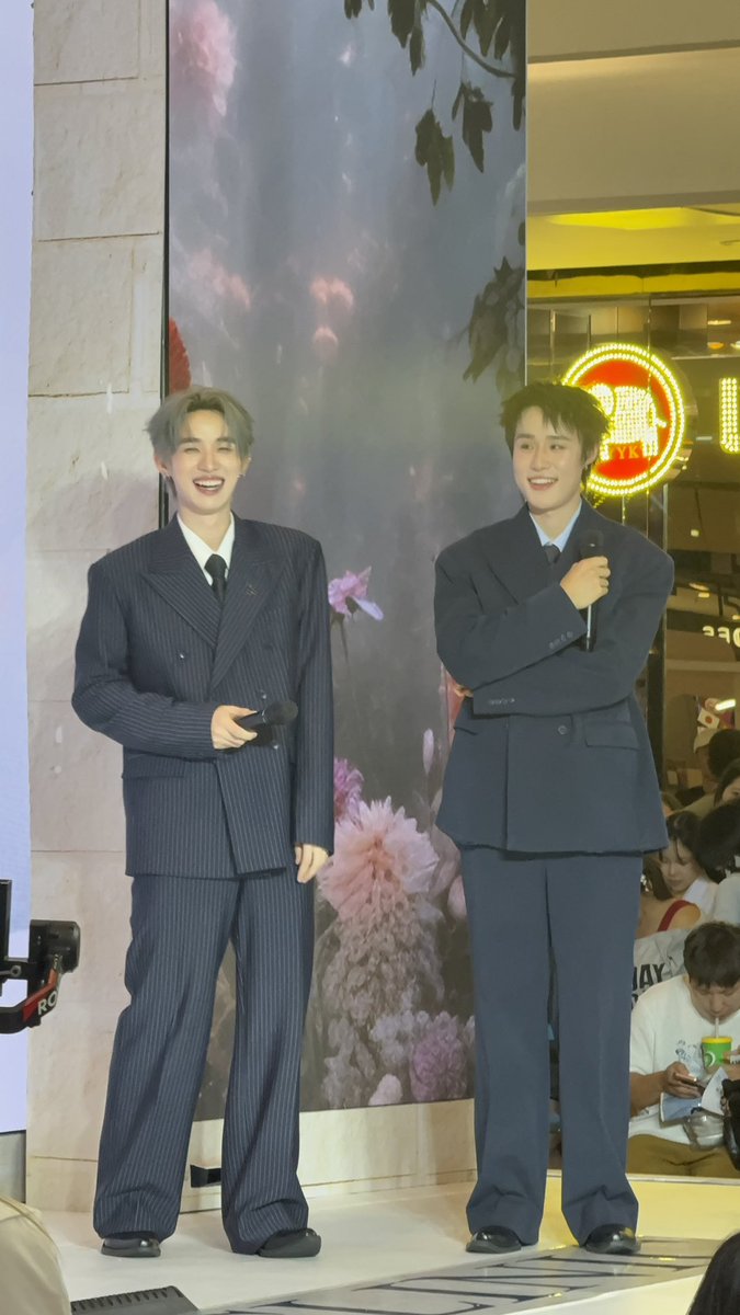 tinypebbridge's tweet photo. 😝 #DestinyclinicxNutHong
#nnutdan #hongshihoshi https://t.co/FkAXPJRgf2
