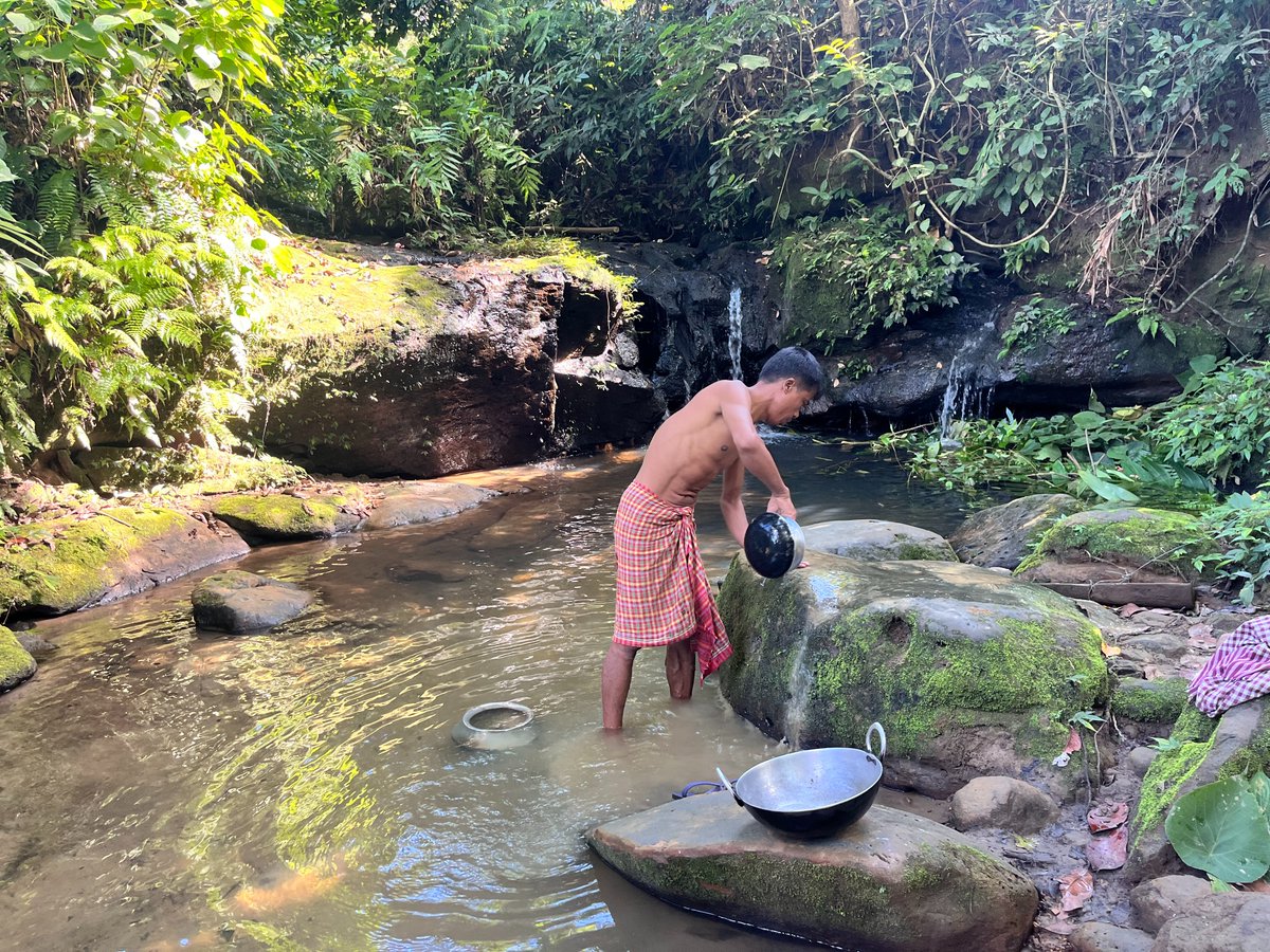 down2earthindia's tweet photo. All eight northeastern states have come together for the first time to map, monitor and revive mountain springs — a lifeline for millions in the eastern Himalayas.

The Himalayan Water Partnership aims to link science, policy and community action as hill communities face growing water stress from climate and land-use changes, reports @JamwalNidhi 

https://t.co/AeJ2omWnKZ

#NortheastIndia #MountainSprings #WaterSecurity #Himalayas #ClimateResilience #SpringshedManagement #Groundwater #EasternHimalayas #ClimateChange #CommunityConservation